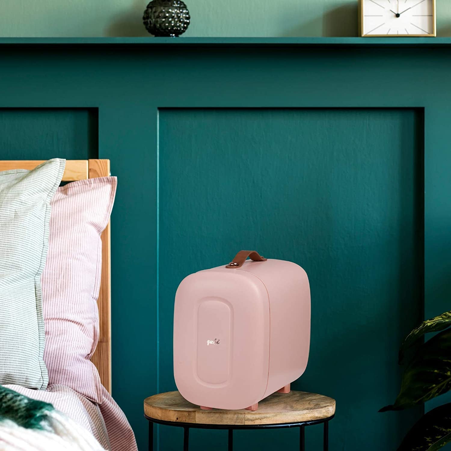 QUBI Mini Fridge, Professional Compact Fridge for Skincare, Mini Cosmetics, Makeup, 5 Liter (Cream White, 5L)